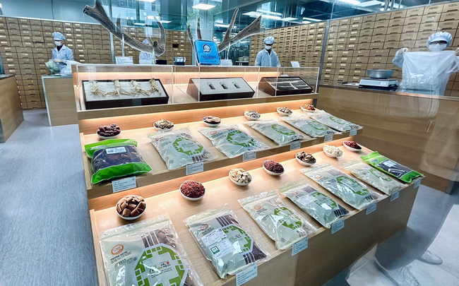 [탐방] 자생메디바이오센터, 한방 현대화 여정 따라가 보니...첨단 과학 무장한 한의학 미래 보인다