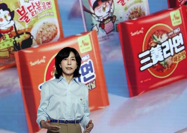 삼양식품, \ 불닭볶음면\  하나로 연매출 1조 돌파 전망...글로벌 종합식품기업 대열 합류하나
