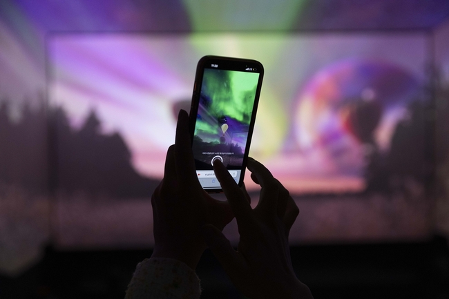 [현장] 영화관 혁신, VR 같은 경험… CGV 용산아이파크몰 세계 최초 4면 SCREENX관 론칭