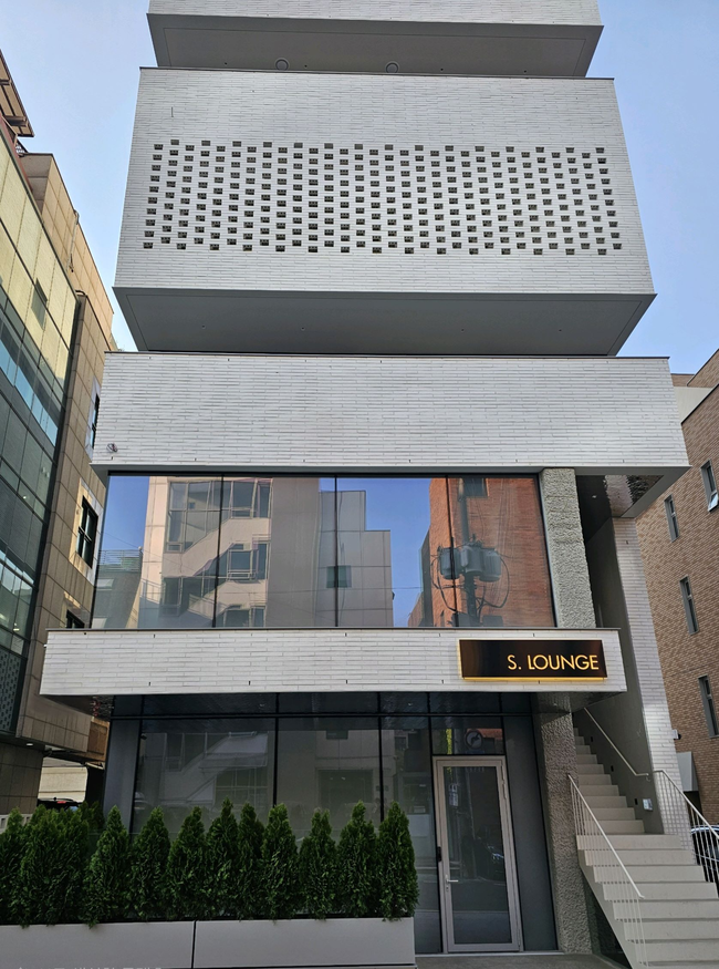 삼성물산·현대건설, \ 평당 3억\  압구정2구역 수주전 돌입...브랜드·기술력·상징성 총동원
