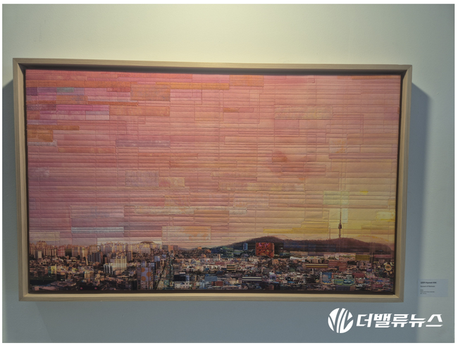 [현장] 웰컴저축은행, 사옥 로비에 펼쳐진 \ 섬유예술\ …바쁜 일상 속 \ 찰나의 여유\  제공