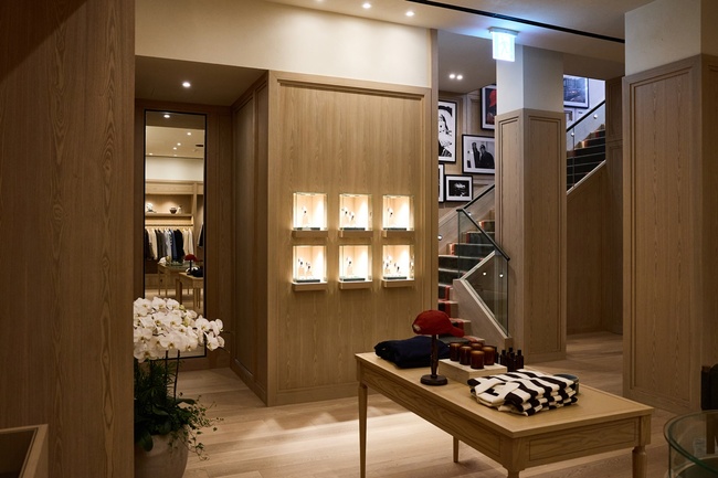 스트레인저, 압구정 플래그십 1주년 행사 연다…할인·디제이 세션 마련