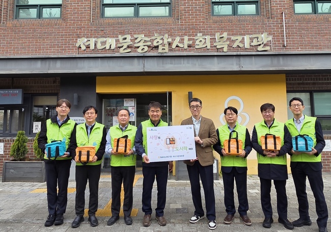 NH농협은행, 농촌·취약계층 동시 지원…아동 공간·도시락·농가 일손까지 확대