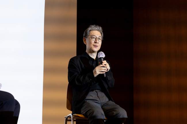 [대한민국 재계지도 포럼] Q&A 진행하는 이채원 라이프자산운용 의장과 이민주 편집국장