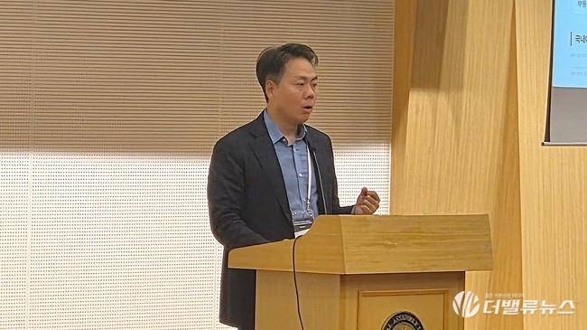 [현장] 자산 토큰화 시대 美는 달리는데 韓은 이제 \ 첫발\ ...RWA 시장이 넘어야 할 ‘네 개의 벽’